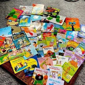 Over 50 scholastic paperback childrens books!!!